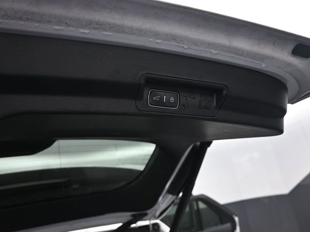 Used 2024 Ford Explorer XLT w/ Equipment Group 202A image 7