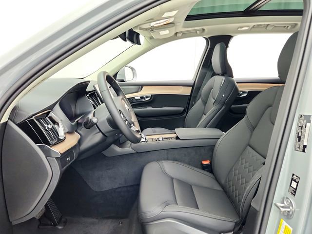New 2026 Volvo XC90 B6 Plus w/ Protection Package Premier image 17