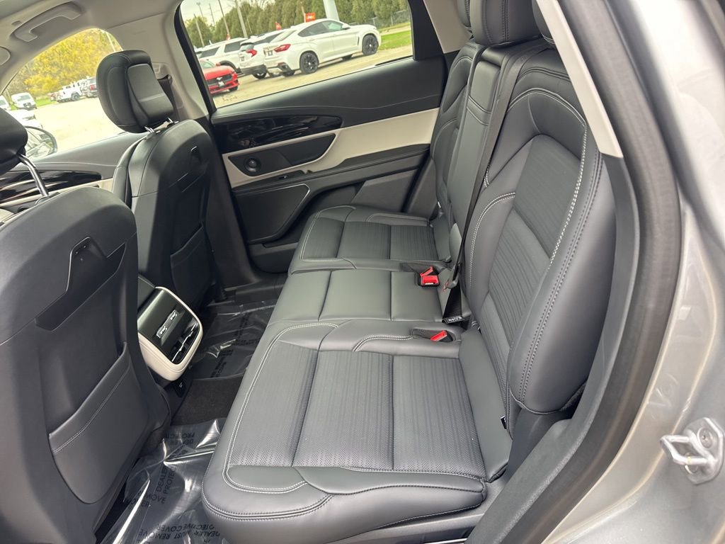 New 2025 Lincoln Nautilus Reserve image 19