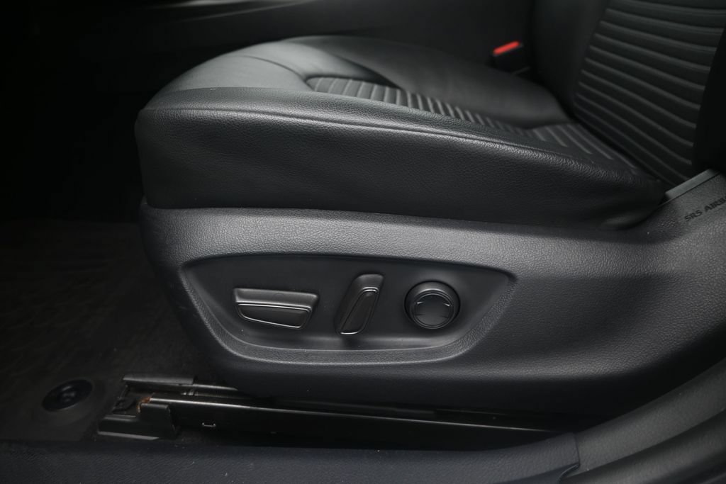 Used 2022 Toyota Camry SE FWD image 21
