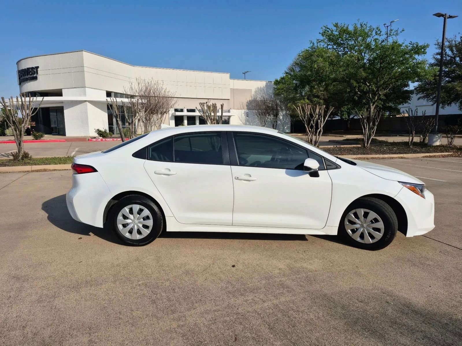 Used 2020 Toyota Corolla L FWD image 5