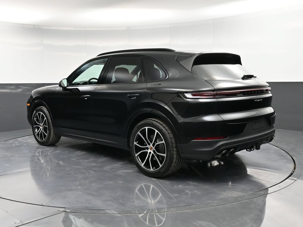 Certified 2026 Porsche Cayenne AWD/4WD image 3