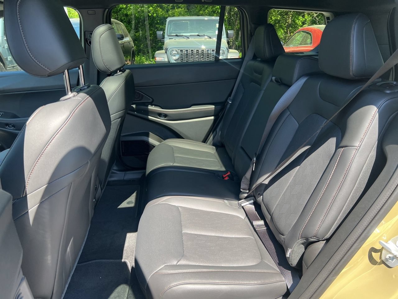 New 2026 Jeep Cherokee Overland w/ Advanced Pro Tech Group AWD/4WD image 18