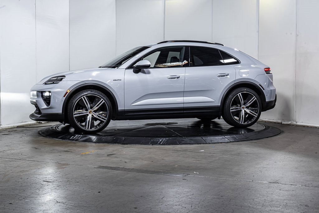 Certified 2025 Porsche Macan Electric image 2