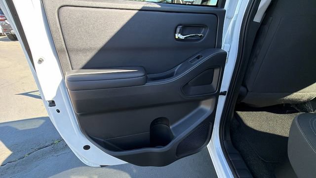 Used 2025 Nissan Frontier SV w/ SV Convenience Package image 14