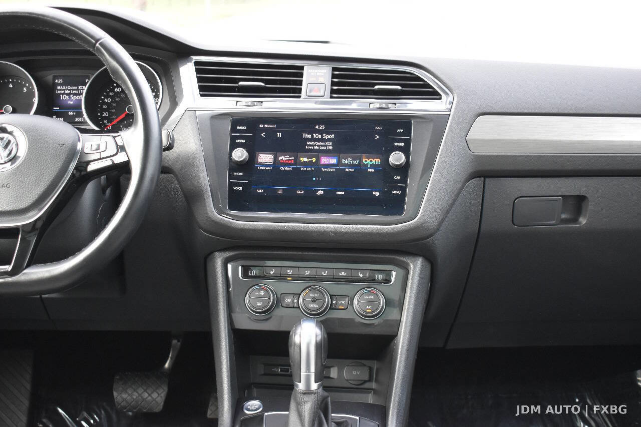 Used 2019 Volkswagen Tiguan SE AWD/4WD image 24