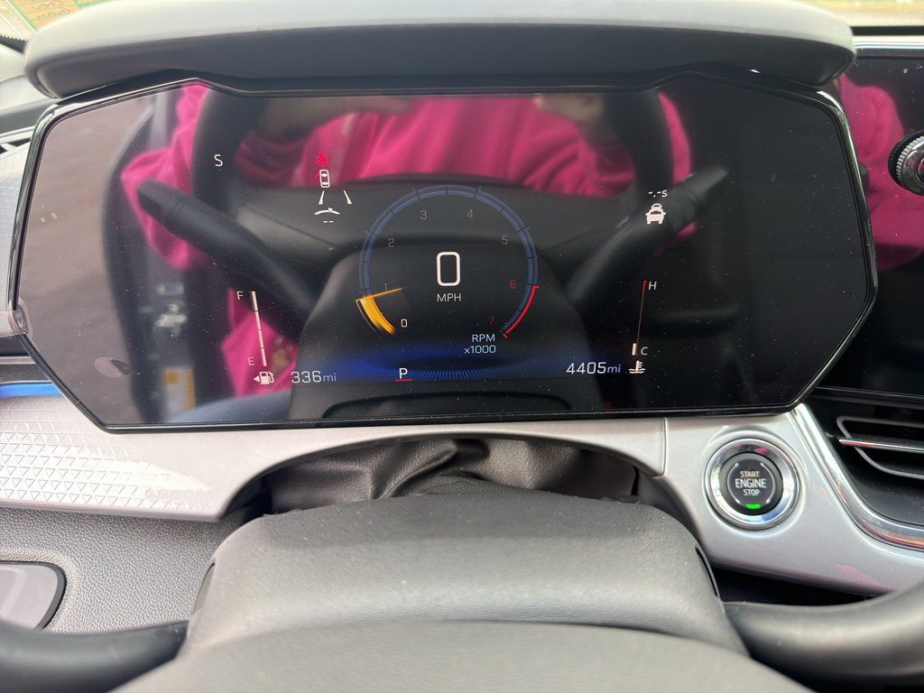New 2025 Chevrolet Trax LT w/ Driver Confidence Package FWD image 8