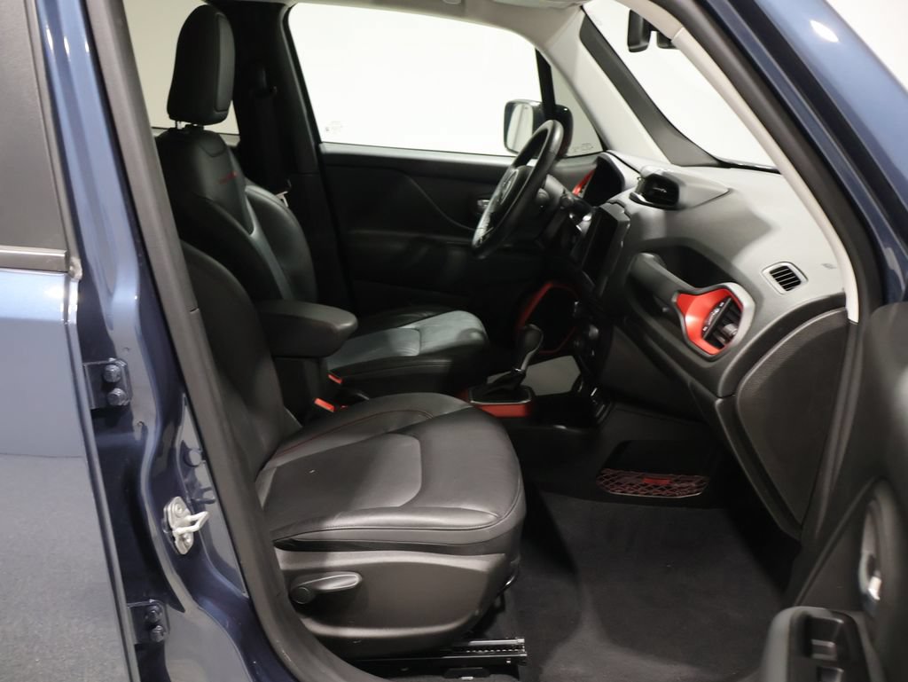 Used 2022 Jeep Renegade Trailhawk AWD/4WD image 23