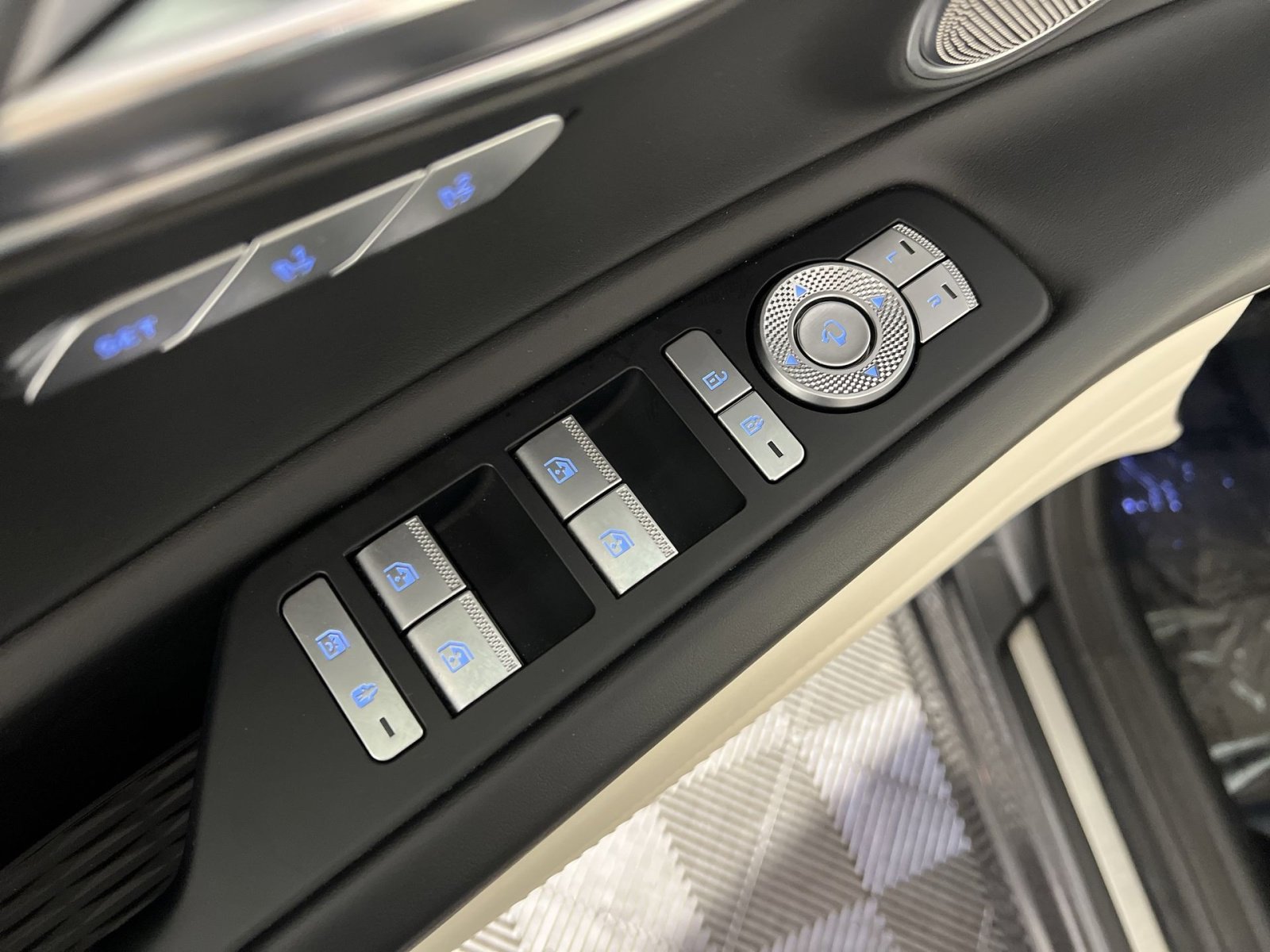 Used 2022 Genesis GV80 2.5T w/ Prestige Package 04 image 15