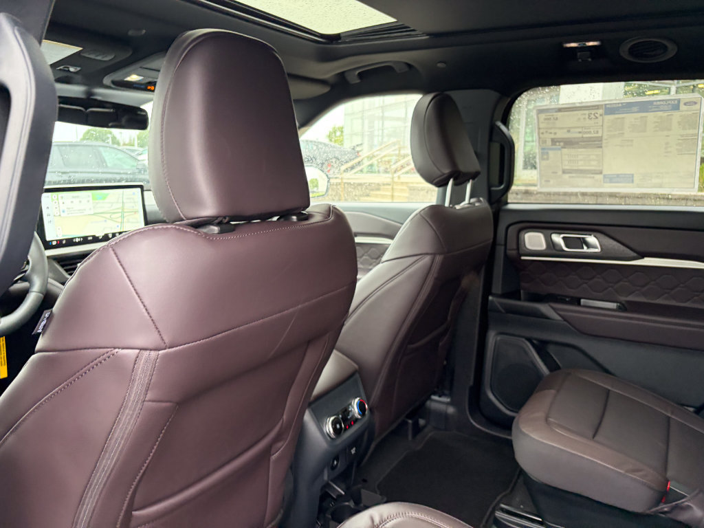 New 2027 Ford Explorer Platinum w/ LUX Leather Package AWD/4WD image 15