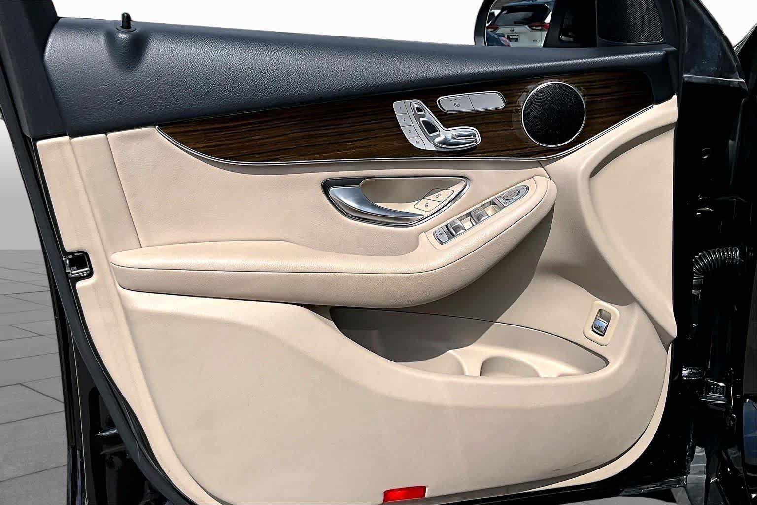 Used 2019 Mercedes-Benz GLC 300 image 22