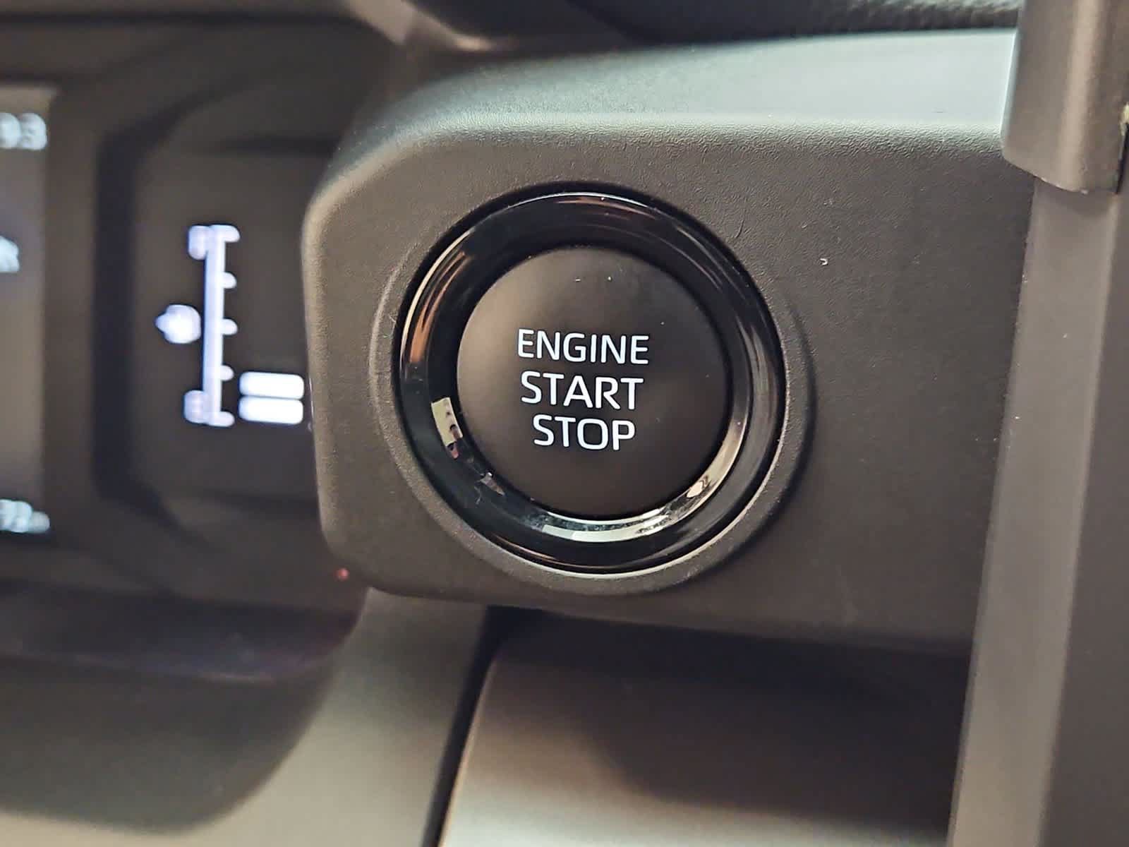 Used 2024 Toyota Tacoma SR5 AWD/4WD image 5