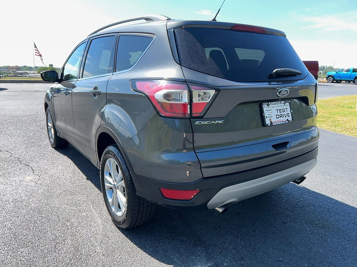 Used 2018 Ford Escape SE FWD image 7