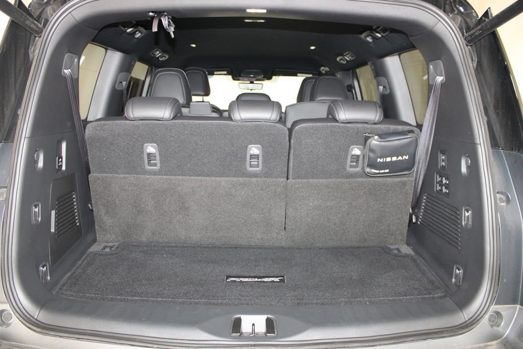 Used 2025 Nissan Armada PRO-4X AWD/4WD image 31
