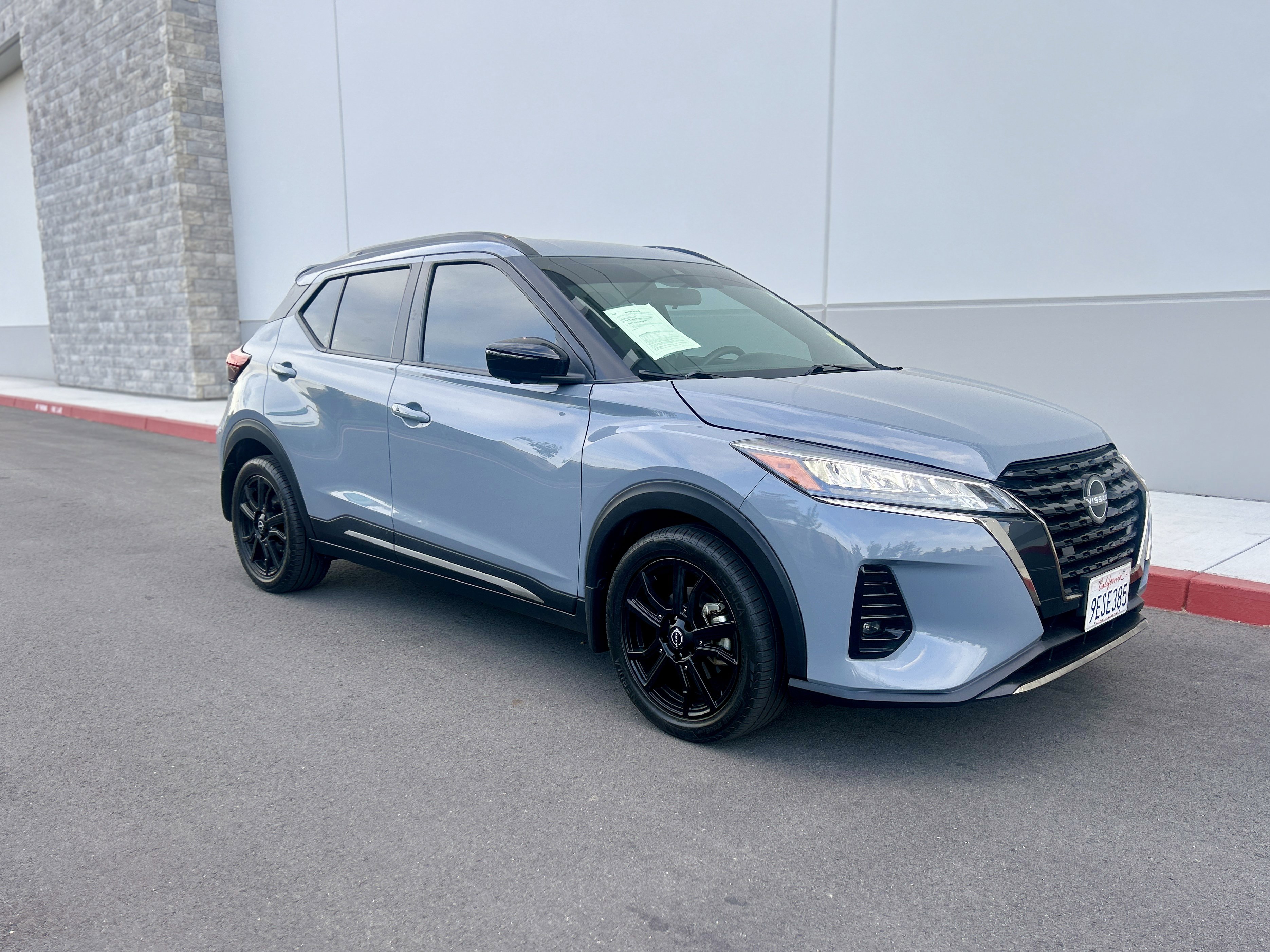 Used 2023 Nissan Kicks SR image 32