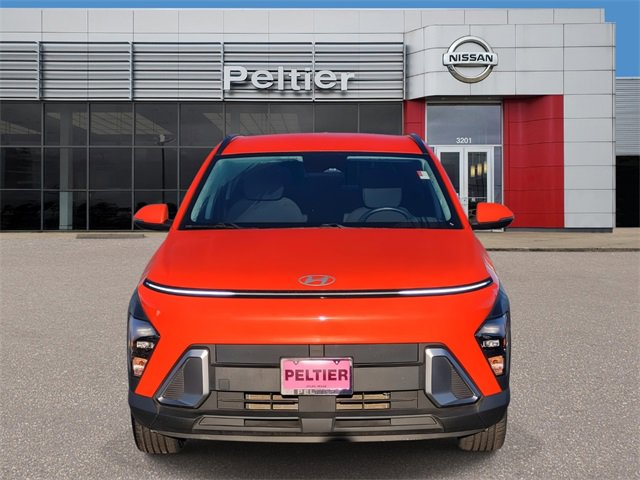 Used 2024 Hyundai Kona SEL image 2