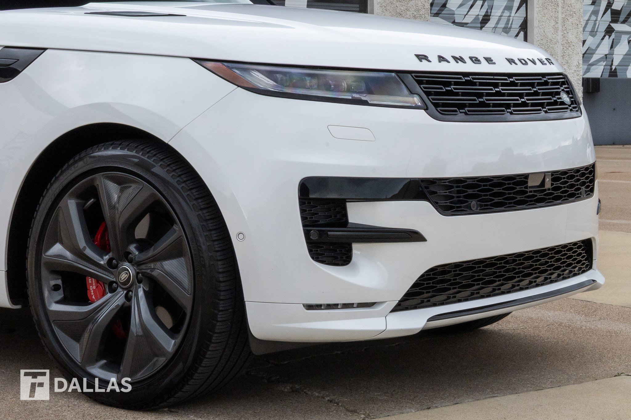 Used 2024 Land Rover Range Rover Sport Dynamic SE image 2