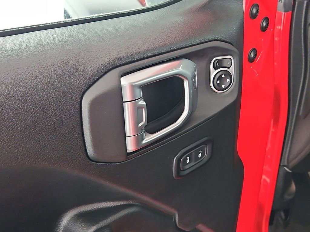 Used 2025 Jeep Wrangler Unlimited Rubicon image 28