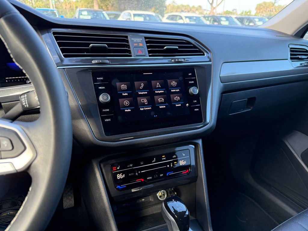 Used 2023 Volkswagen Tiguan SE image 22
