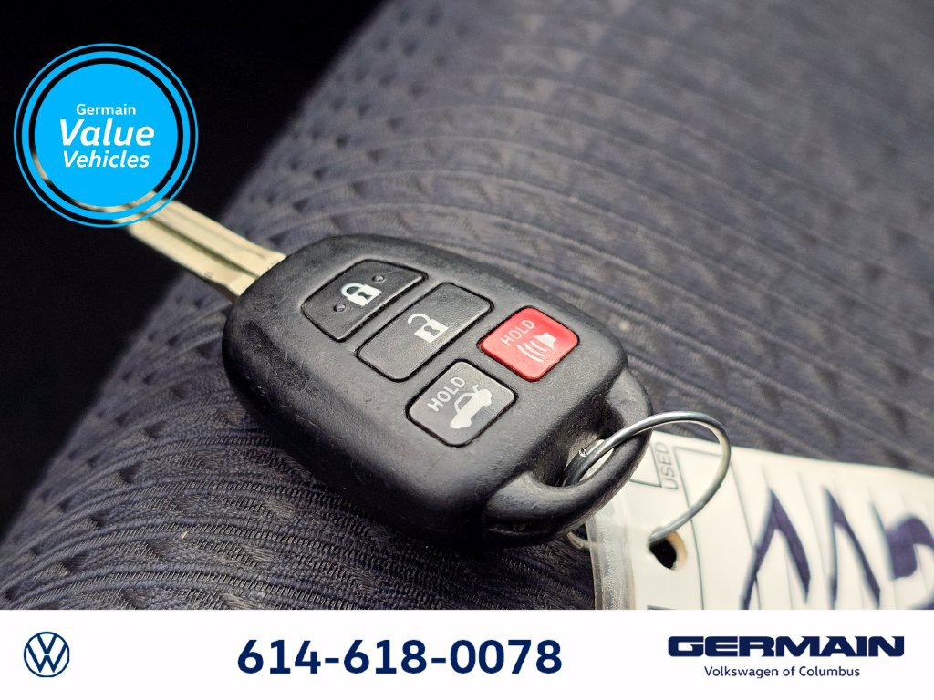 Used 2012 Toyota Camry SE FWD image 32