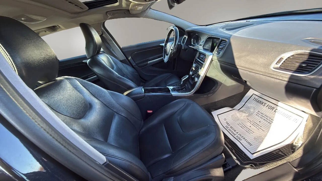 Used 2016 Volvo V60 T5 Platinum AWD/4WD image 12