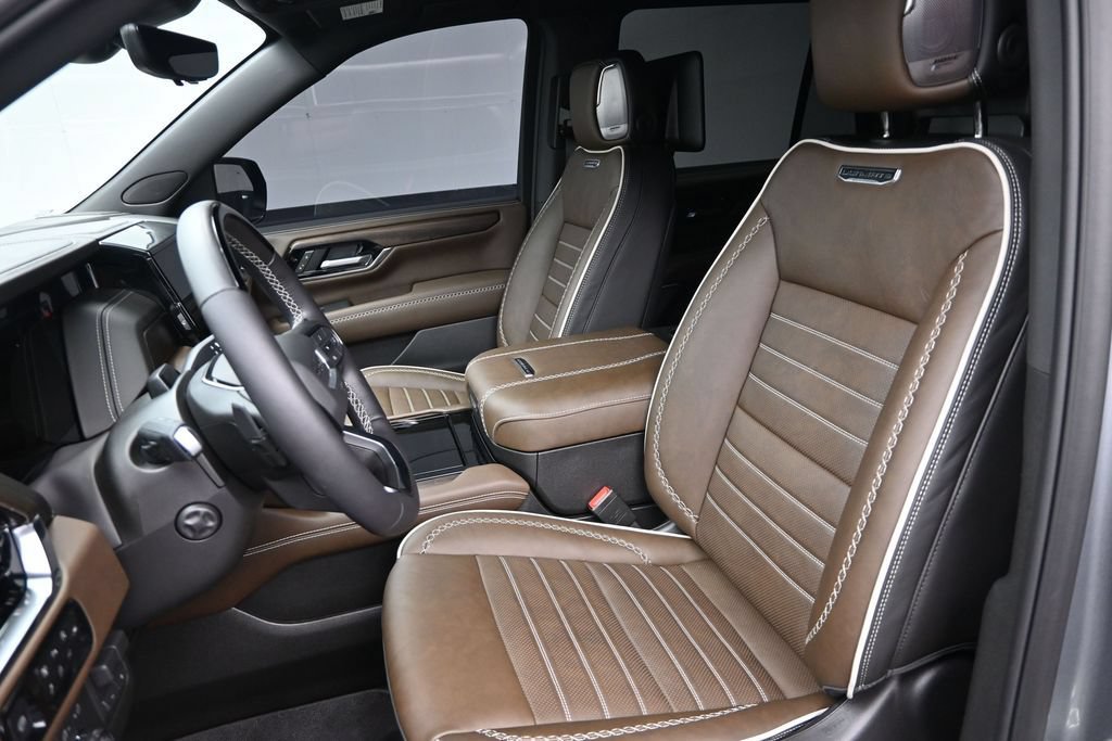 Used 2026 GMC Yukon Denali Ultimate w/ LPO, Floor Liner Package AWD/4WD image 12
