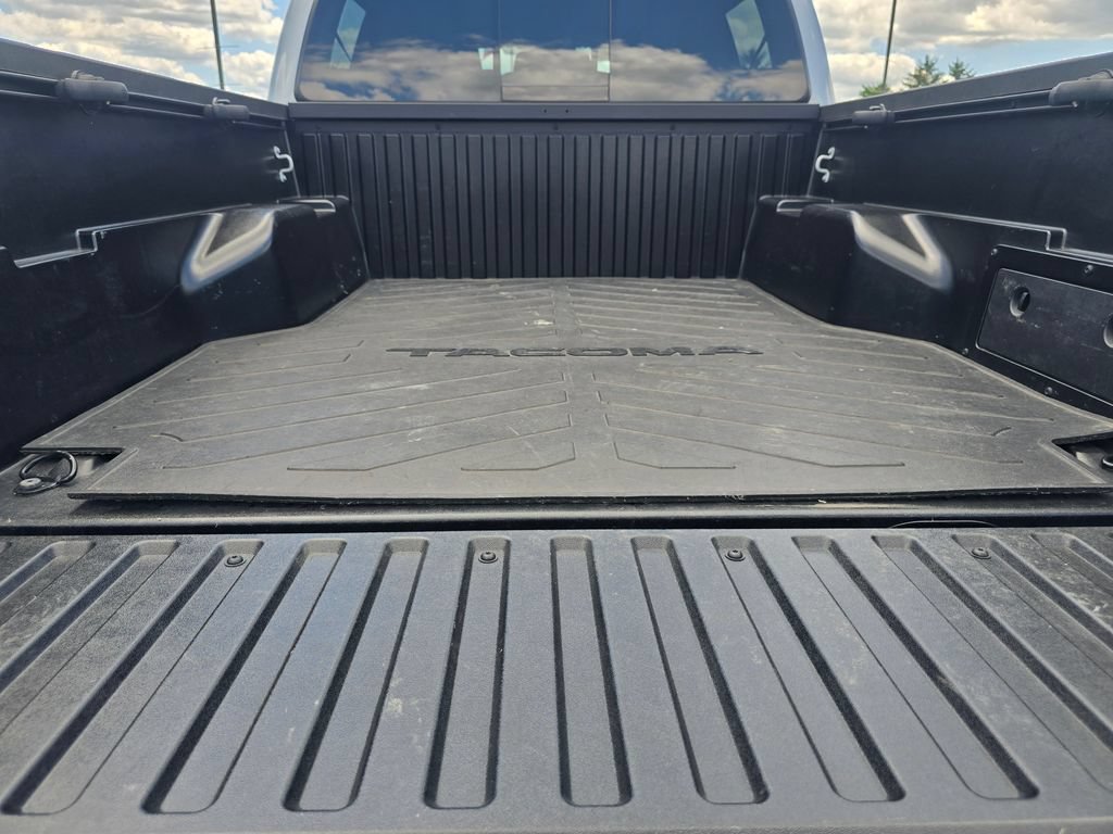 Certified 2023 Toyota Tacoma SR5 AWD/4WD image 14