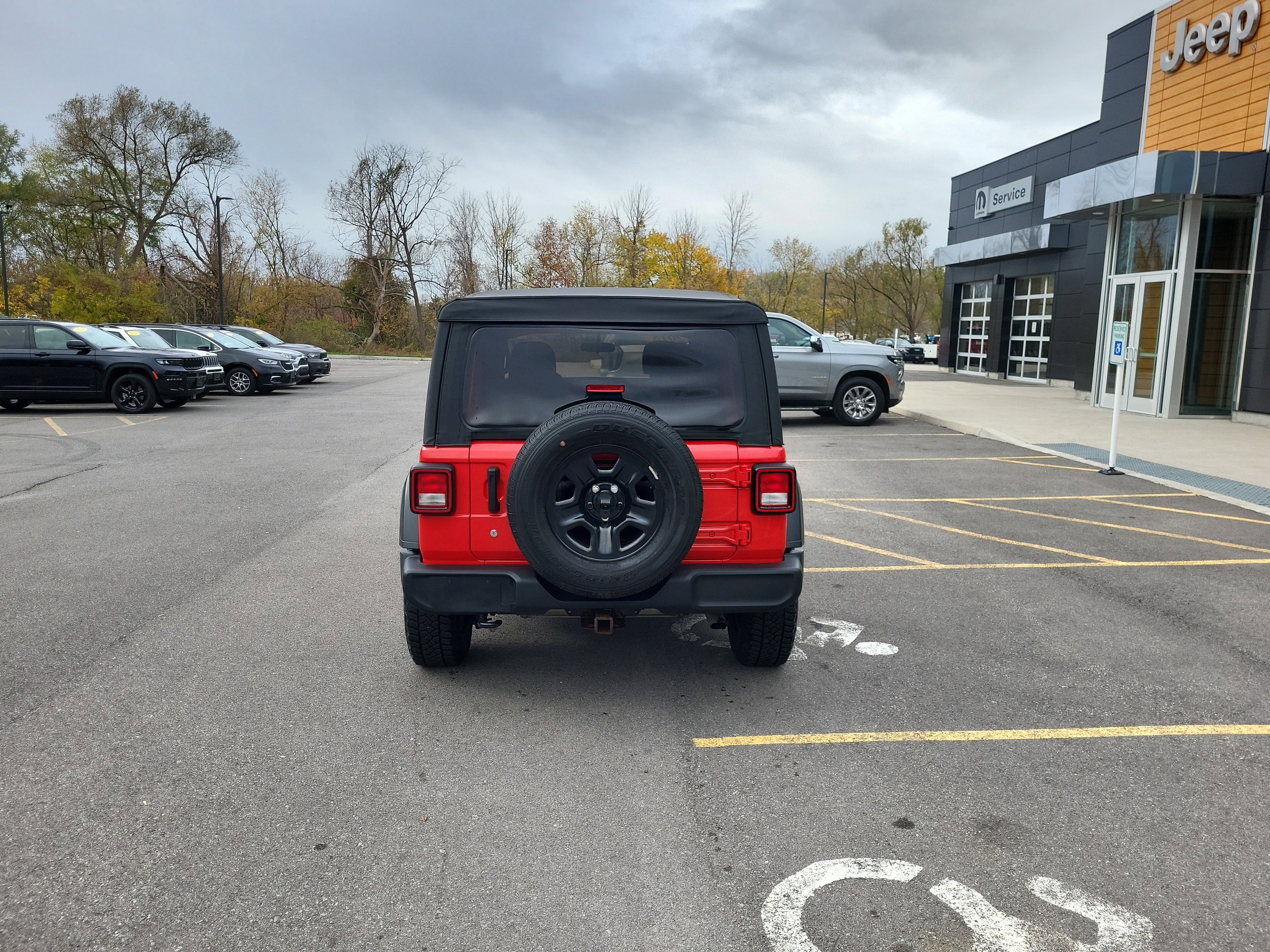Used 2018 Jeep Wrangler Unlimited Sport image 12