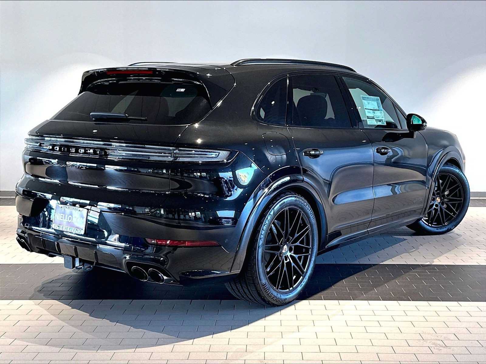 New 2026 Porsche Cayenne GTS AWD/4WD image 7