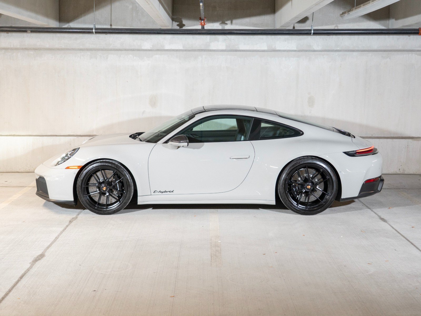 Certified 2025 Porsche 911 Carrera GTS RWD image 2