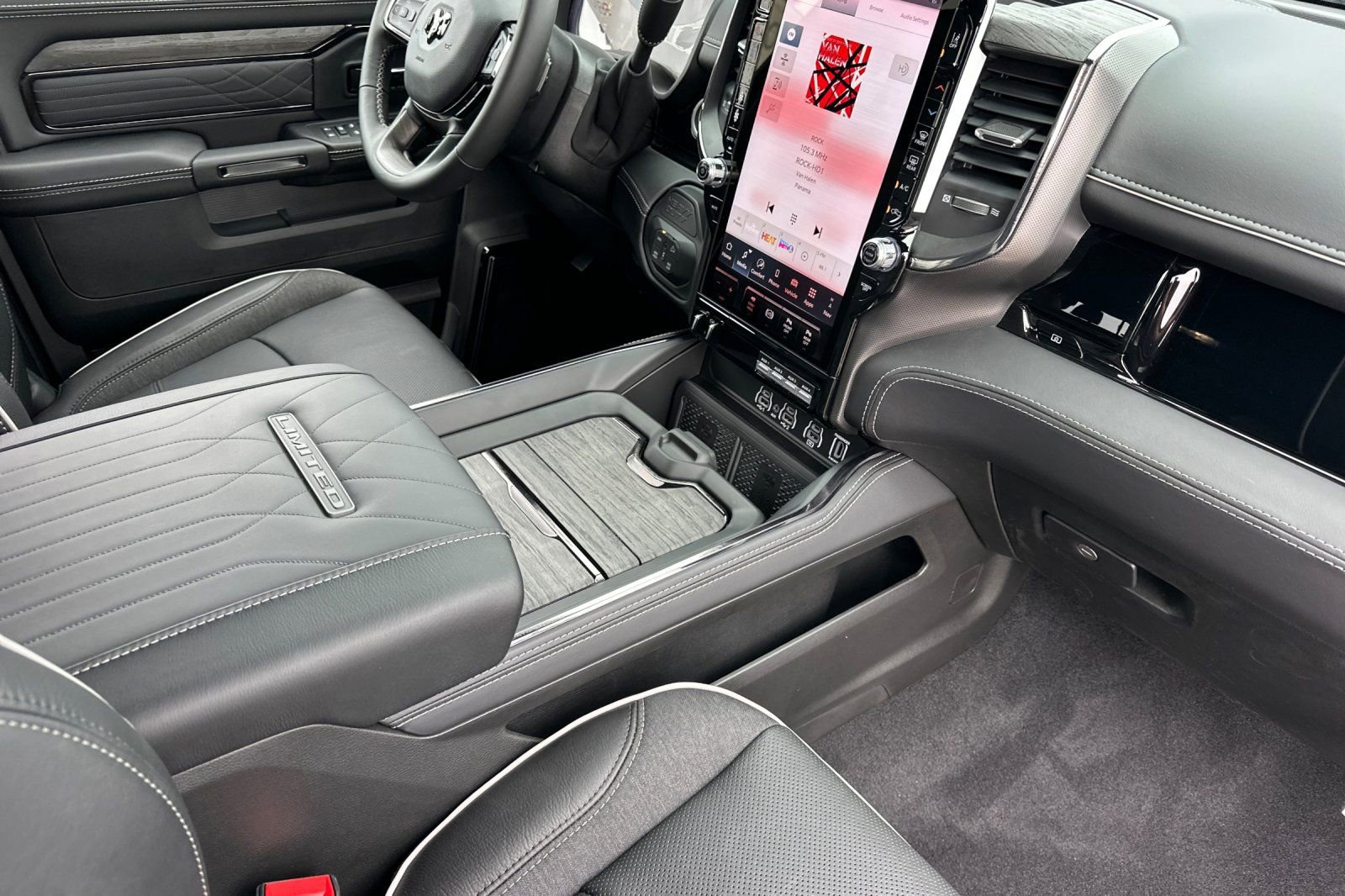 New 2026 RAM 2500 Limited image 12