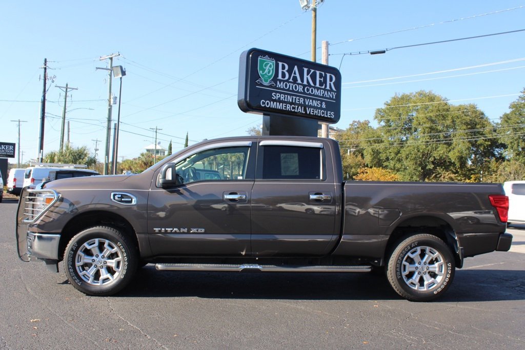 Used 2019 Nissan Titan SV w/ SV Convenience Package image 15