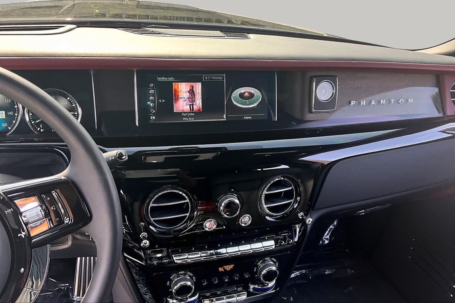 Used 2024 Rolls-Royce Phantom Sedan RWD image 7