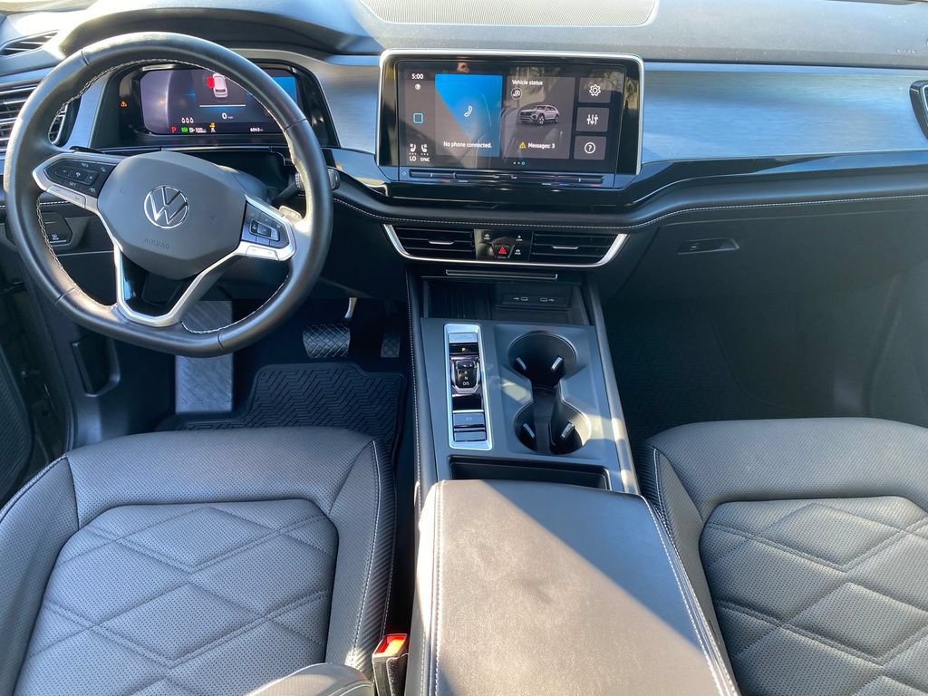 Used 2025 Volkswagen Atlas Cross Sport SE FWD image 30