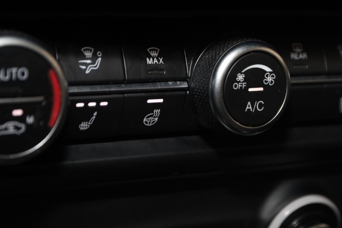 Used 2023 Alfa Romeo Stelvio Veloce AWD/4WD image 8