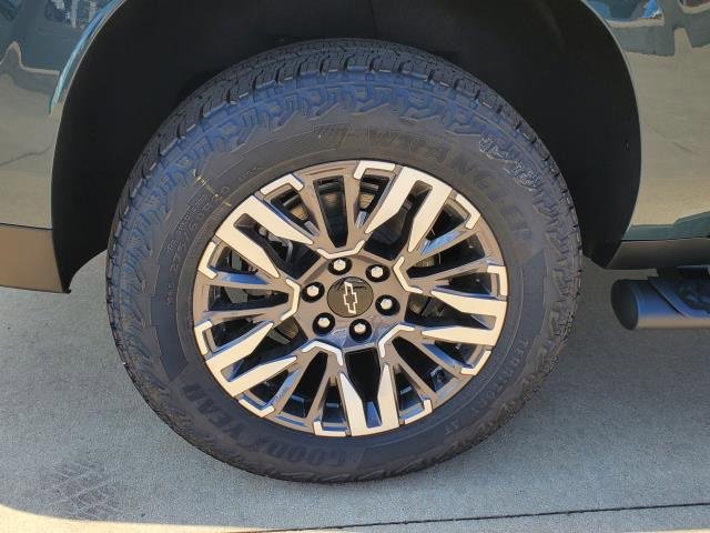 New 2026 Chevrolet Suburban Z71 w/ Comfort Package image 5