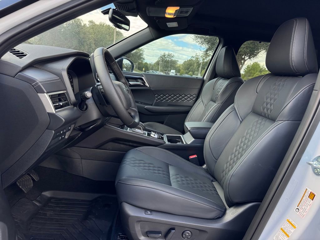 New 2025 Mitsubishi Outlander SEL Black Edition image 14