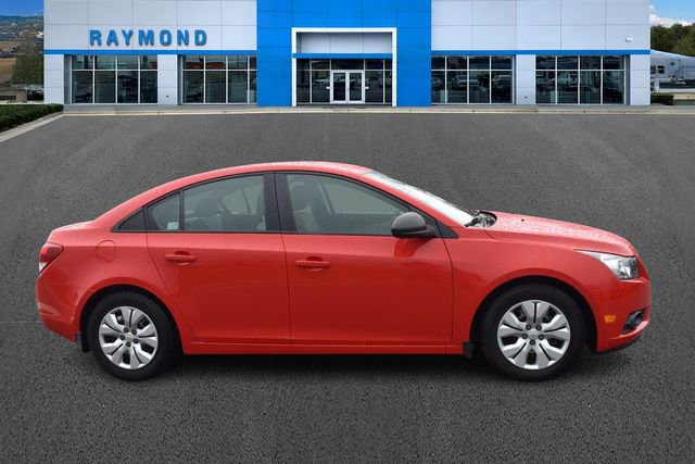 Used 2014 Chevrolet Cruze LS image 2