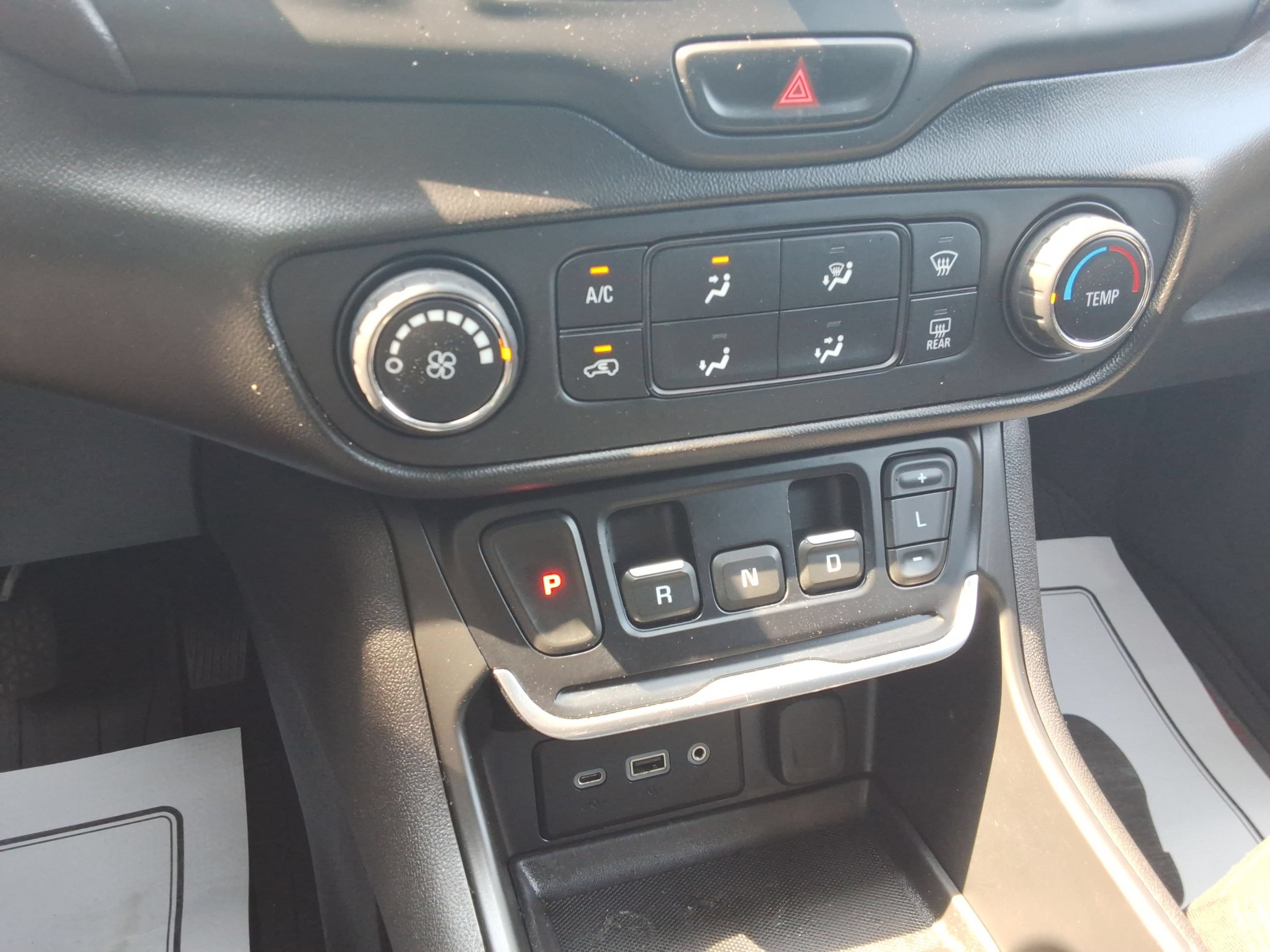 Used 2021 GMC Terrain SLE w/ Elevation Edition FWD image 17