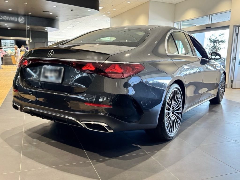 Used 2025 Mercedes-Benz E 350 Sedan image 10
