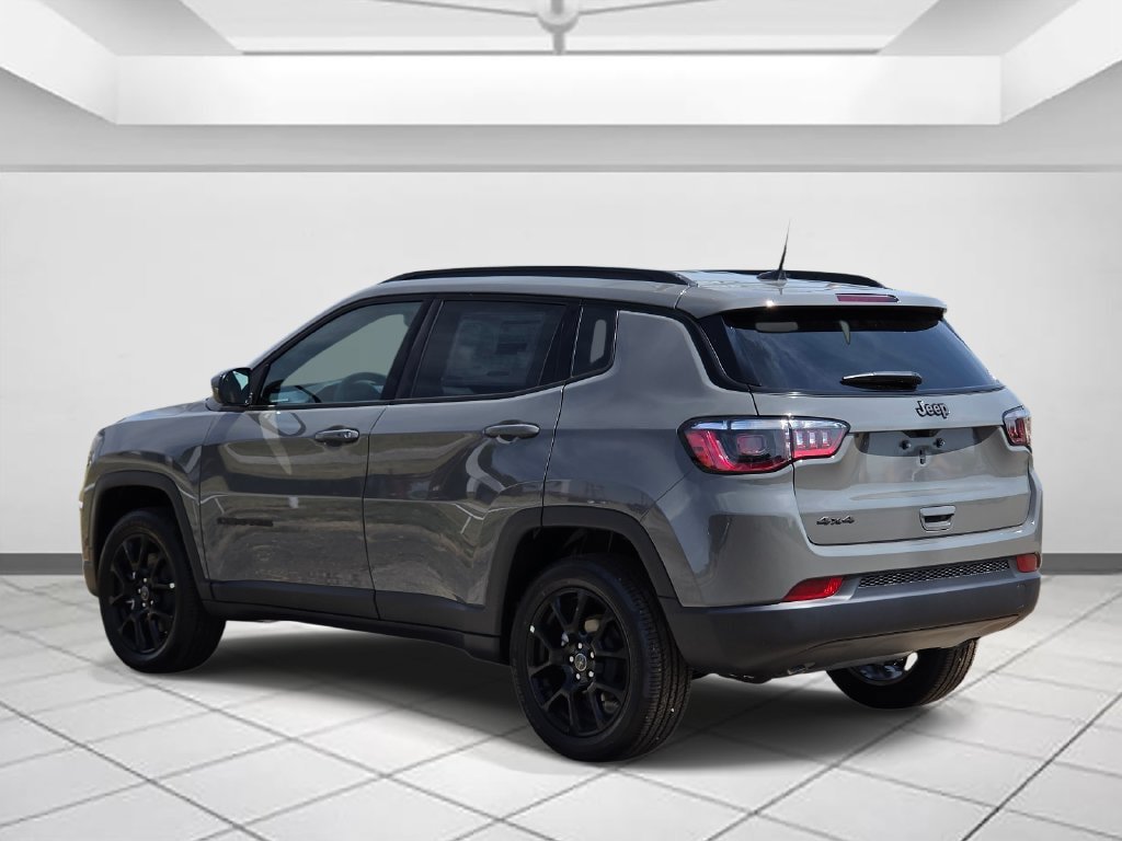 New 2026 Jeep Compass Latitude AWD/4WD image 3