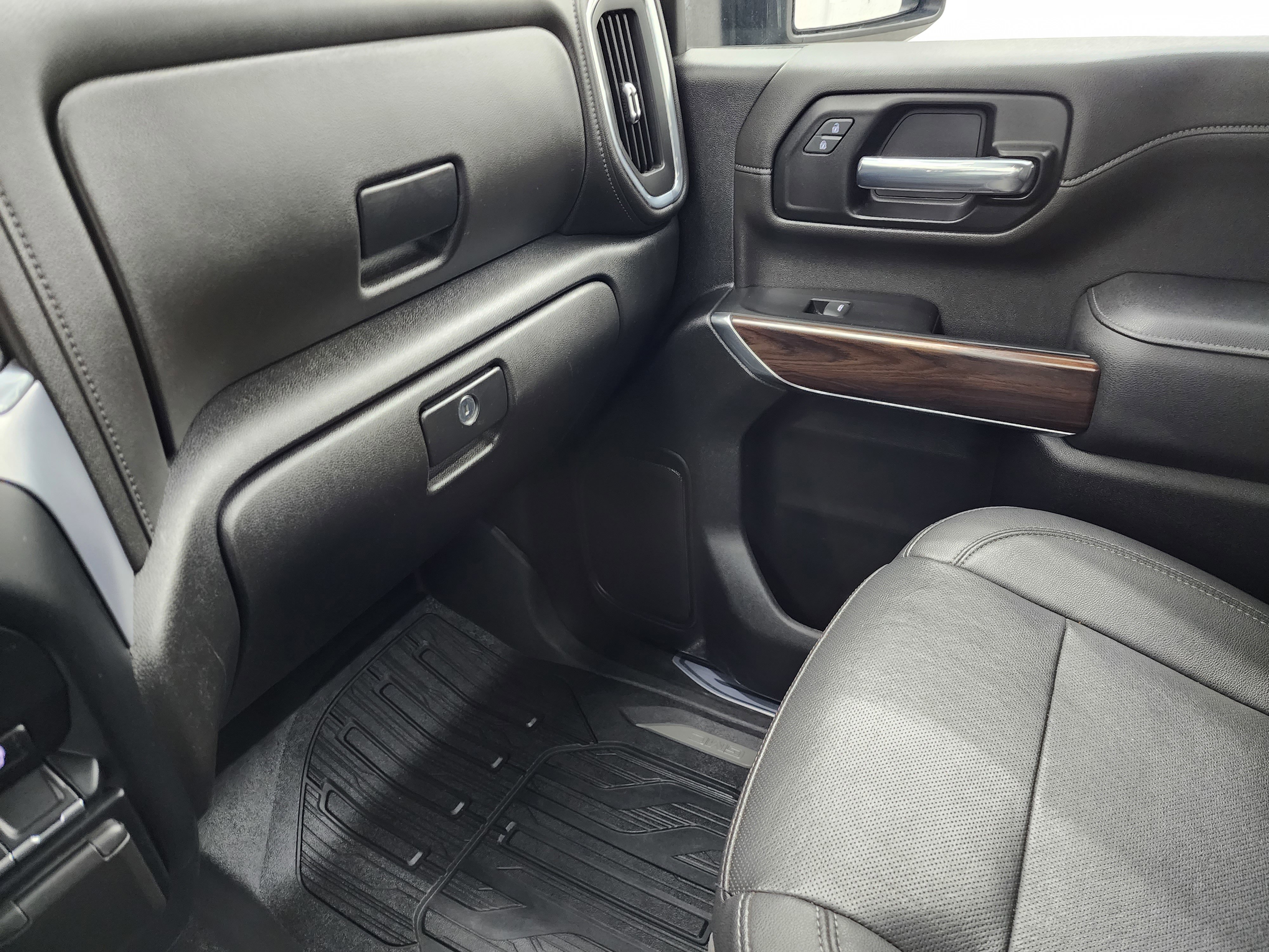 Used 2022 GMC Sierra 2500 SLT w/ LPO, GMC Protection Package image 13