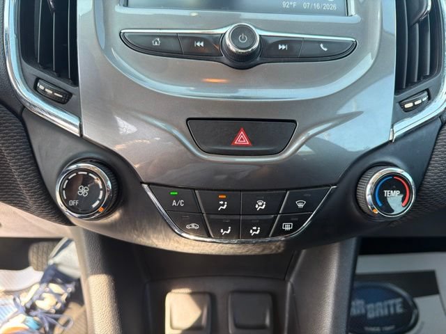 Used 2017 Chevrolet Cruze LT FWD image 18