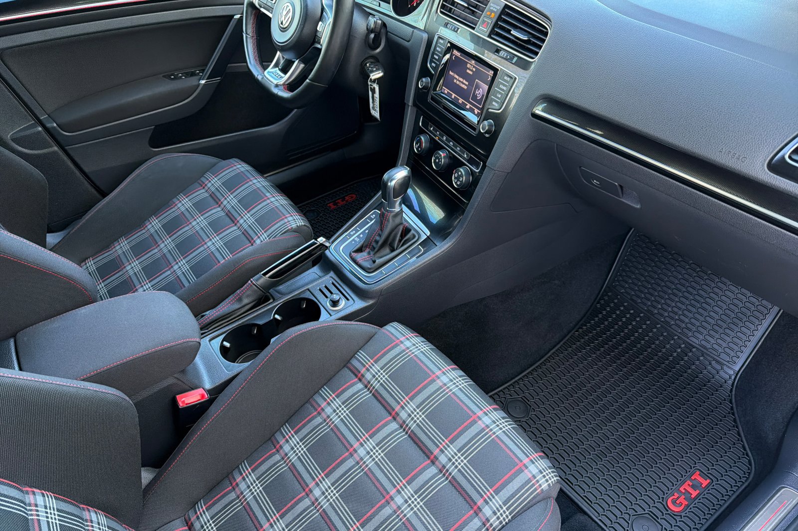 Used 2015 Volkswagen GTI S image 16