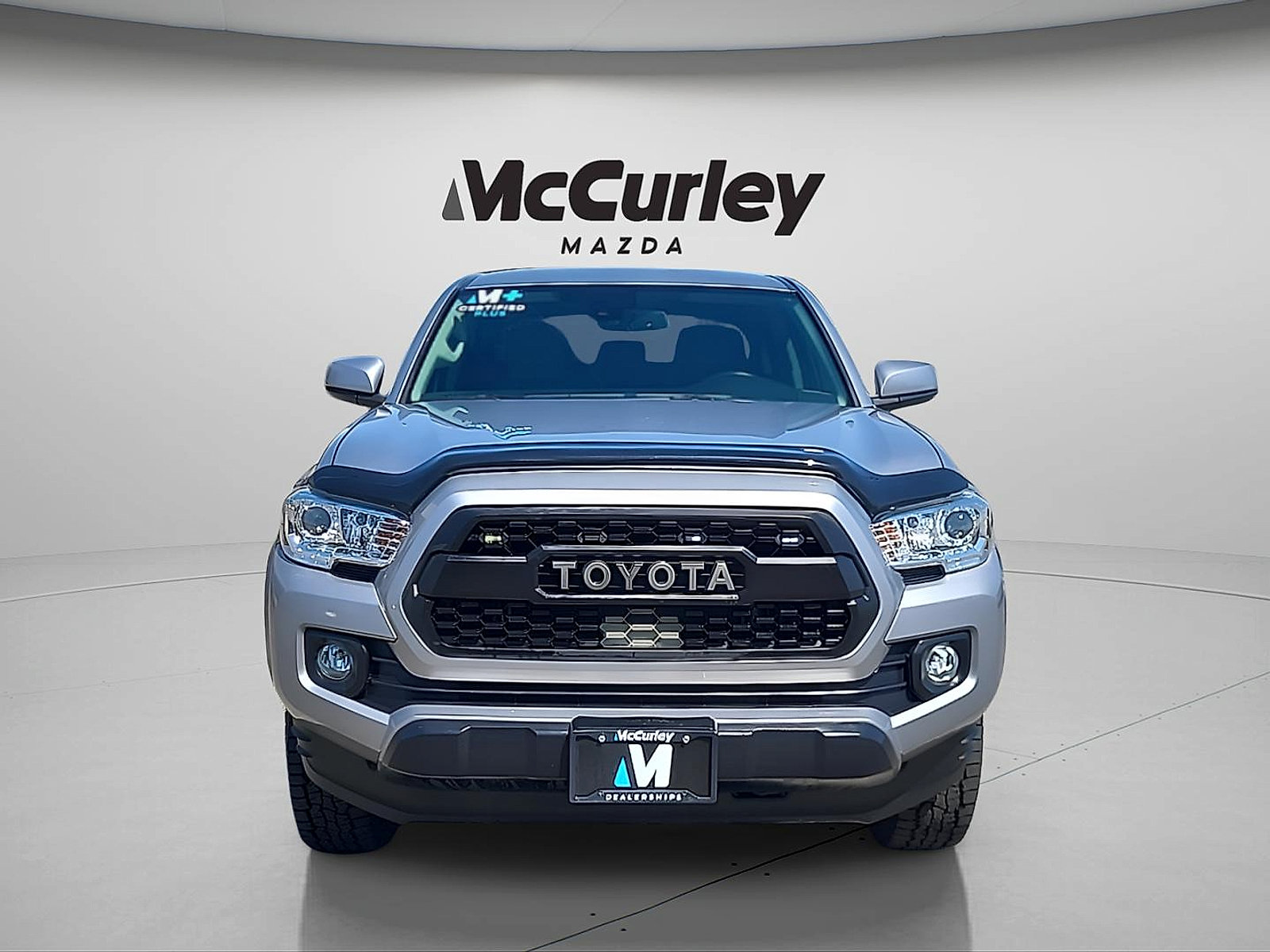 Used 2021 Toyota Tacoma SR5 AWD/4WD image 2