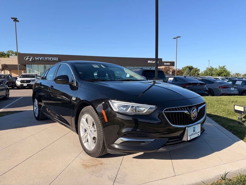 Used 2018 Buick Regal Preferred w/ Sights and Sounds Package FWD image 6
