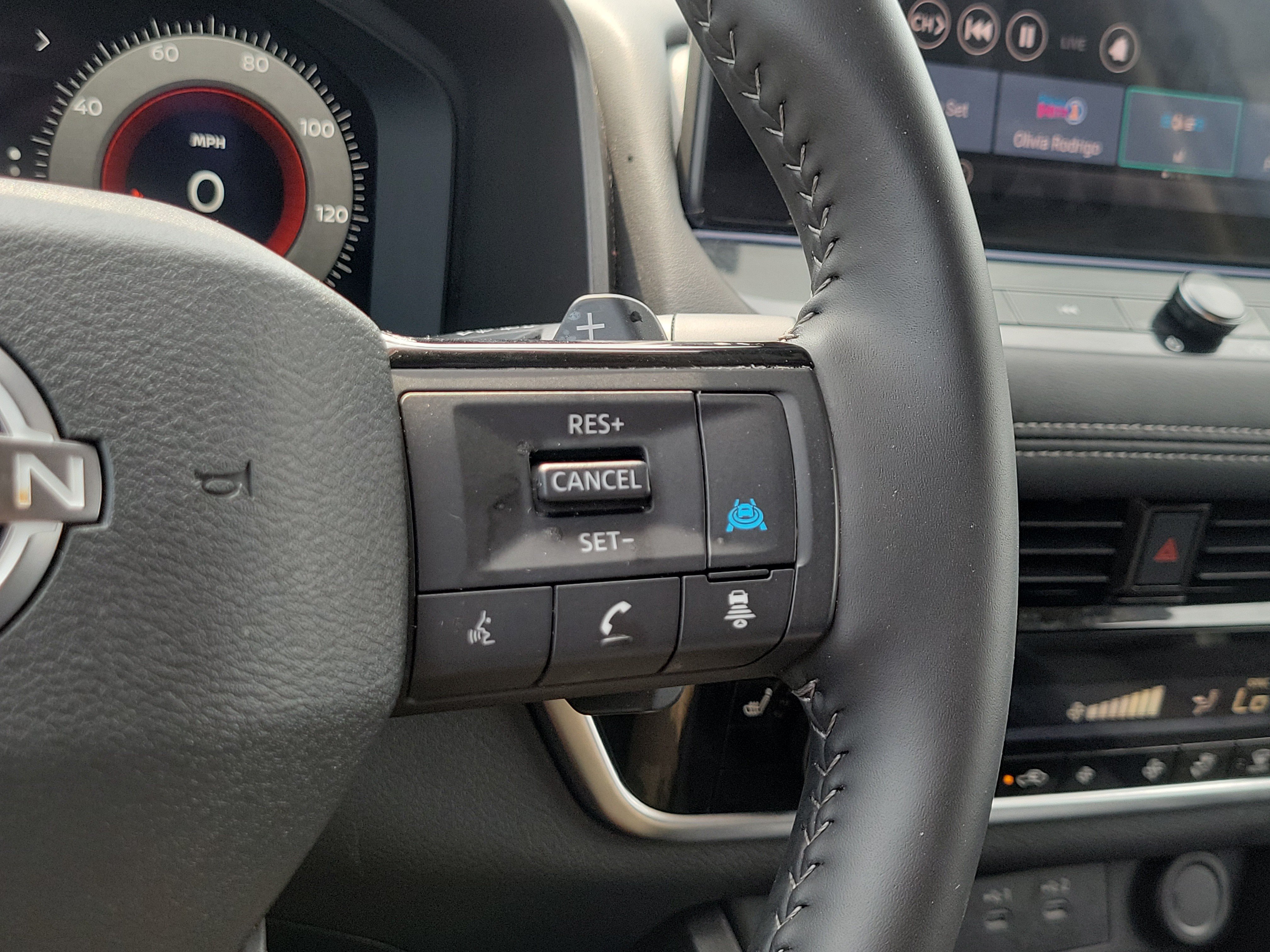 Used 2026 Nissan Rogue SL FWD image 17
