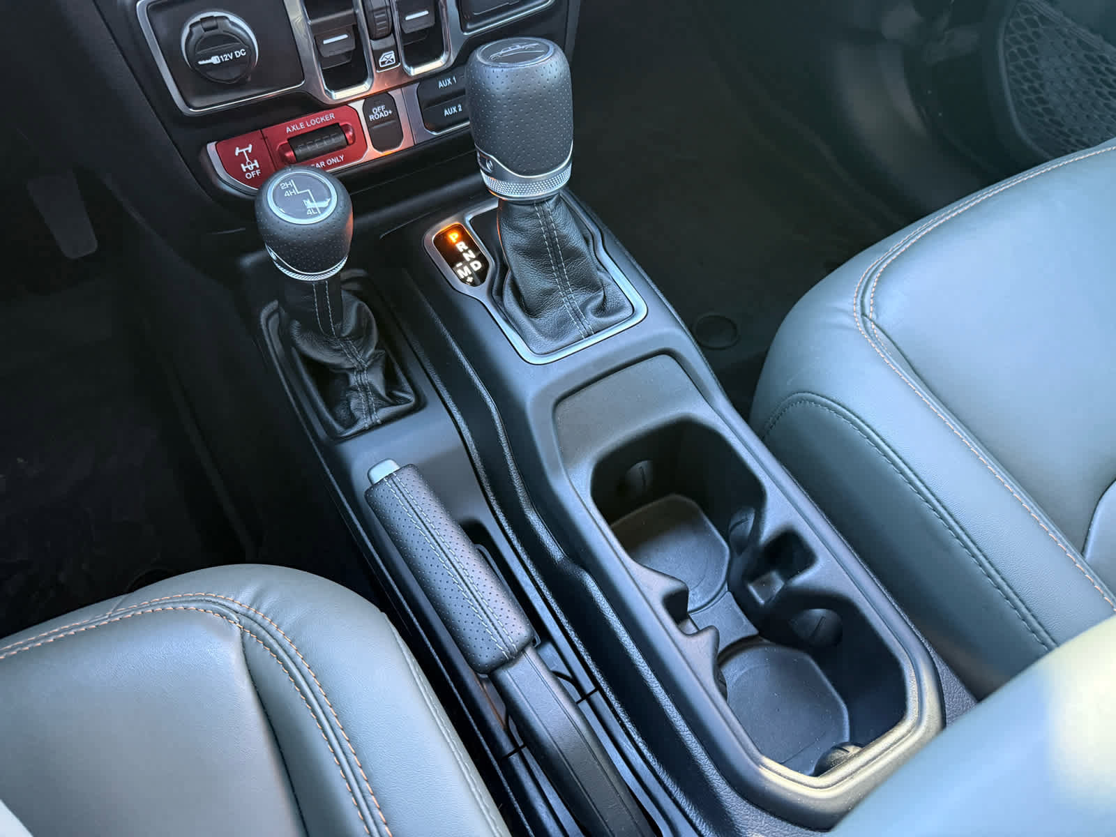 Used 2025 Jeep Gladiator Mojave w/ Convenience Group image 23