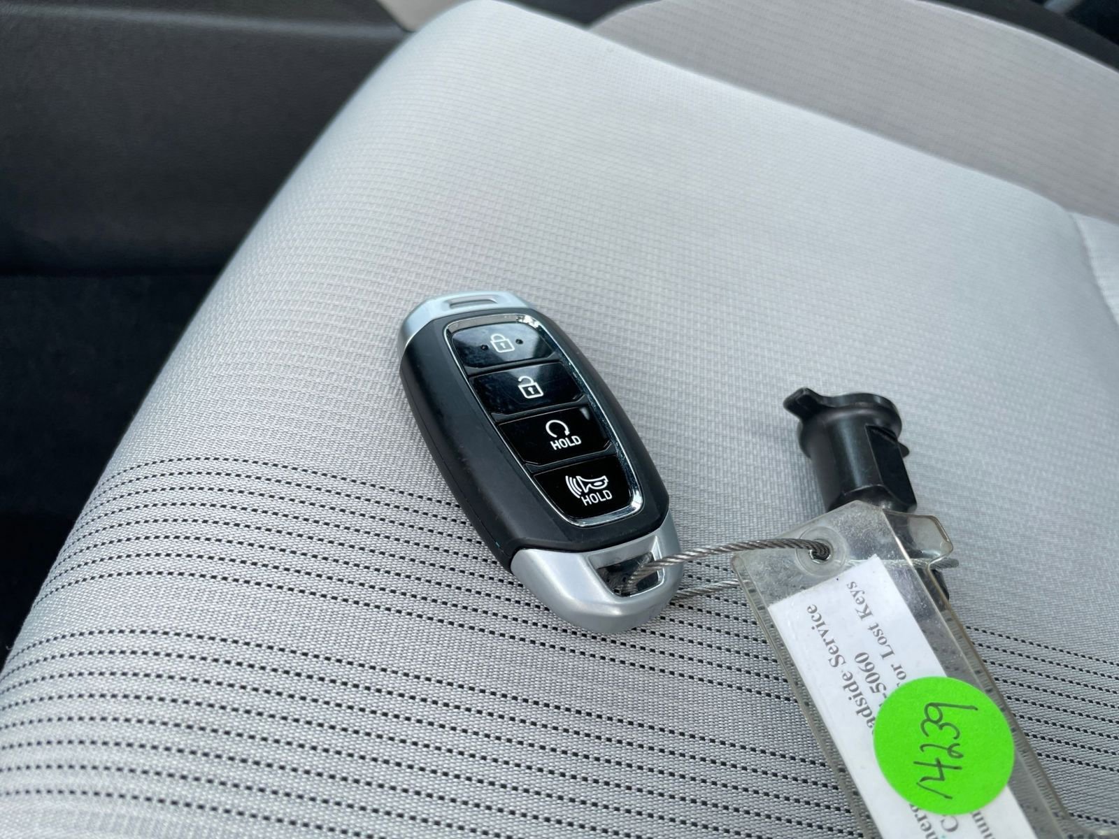 Used 2025 Hyundai Venue SEL image 24