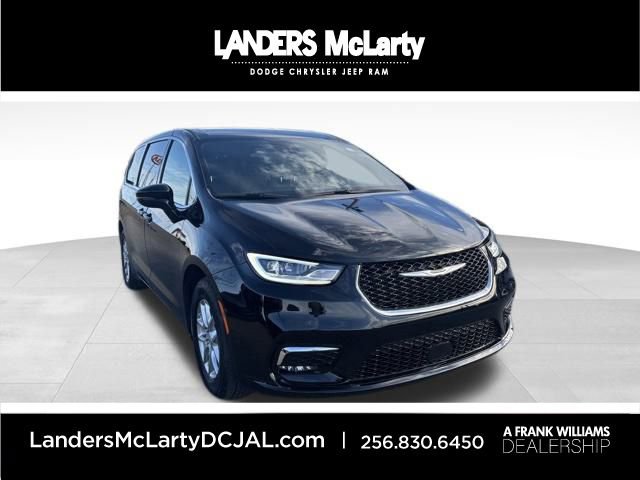 New 2026 Chrysler Pacifica Select